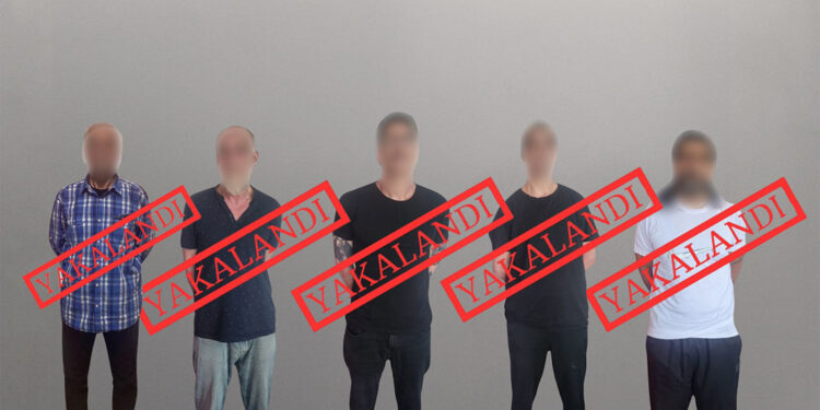 Kırmızı bültenle aranan 5 suçlunun Türkiye'ye iadesi sağlandı