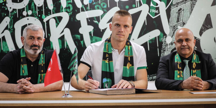 Kocaelispor, Jovanovic ile 2 yıllık sözleşme imzaladı