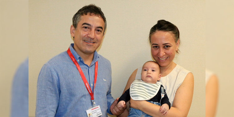 Kök hücre tedavisiyle anne oldu, adını 'Umut' koydu