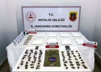 'Narkokapan-Antalya' operasyonu; 104 torbacı tutuklandı