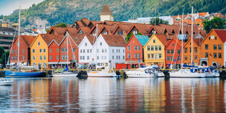 Norveç, ziyaretçi sayısı nedeniyle 'turist vergisi' uygulayacak