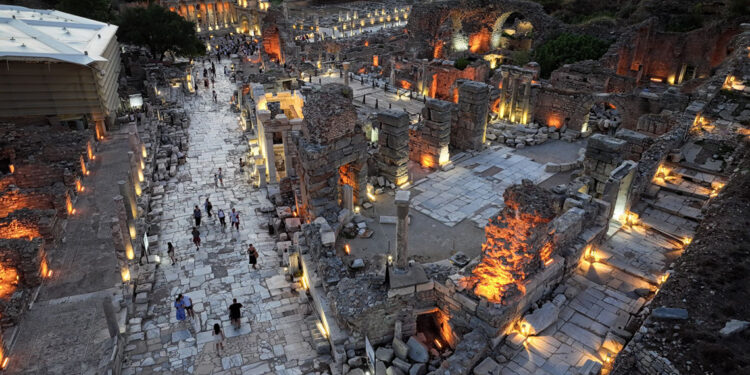 Nisan ayında yabancı turist sayısı kırdı