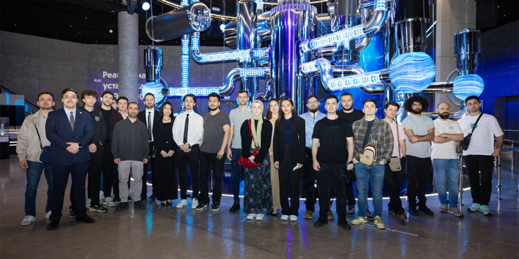 Öğrenciler, Akkuyu Nükleer A.Ş.'nin temsilcileriyle bir araya geldi