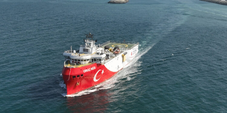 Oruç Reis ilk kıtalar arası görevini tamamladı