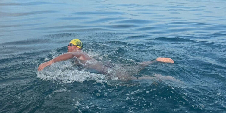 Otizmli Tuna Tunca, Manş Denizi geçişinde 8 saati geride bıraktı
