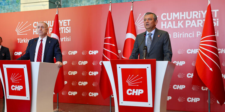 Özdağ ile görüşen Özgür Özel: Bir utanç son buldu