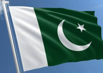 Pakistan'da askeri konvoya bombalı saldırı