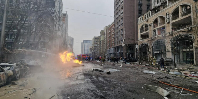 Rusya'nın Kiev'e saldırısında 4 kişi öldü, 20 kişi yaralandı