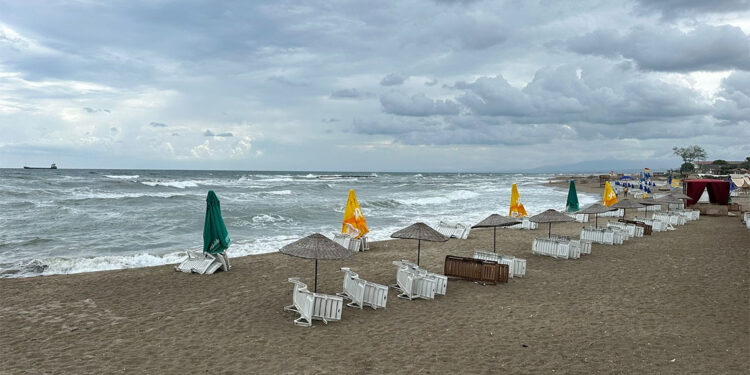 Sakarya'da 3 ilçede denize girişler yasaklandı