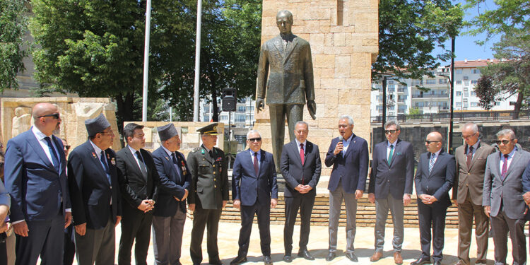 Sivas Kongresi ruhunu yansıtan 60 yıllık anıt yenilendi