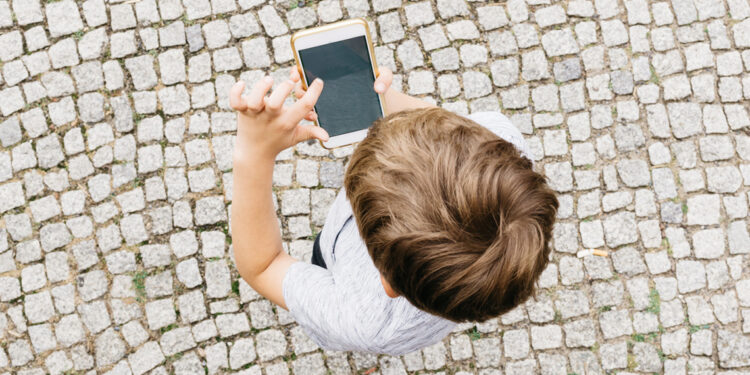 Sosyal medya çocuklarda depresyona yol açabiliyor