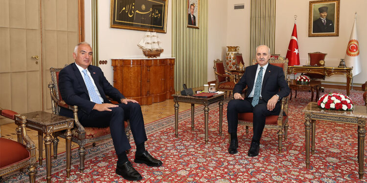 Numan Kurtulmuş Kültür ve Turizm Bakanını kabul etti