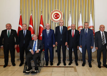 Numan Kurtulmuş eski meclis başkanlarını kabul etti