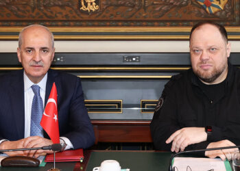 Numan Kurtulmuş, Ukrayna Parlamentosu Başkanı ile görüştü