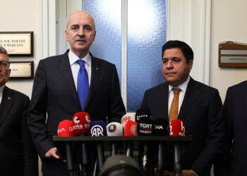 TBMM Başkanı Kurtulmuş, Yeni Yol Grubu'nu ziyaret etti