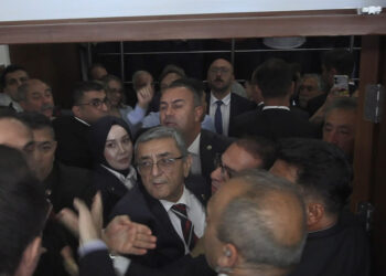 TBMM Sanayi Komisyonu'nda gerginlik