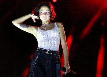 Uluslararası Kiraz Festivali’nde Zeynep Bastık sahne aldı