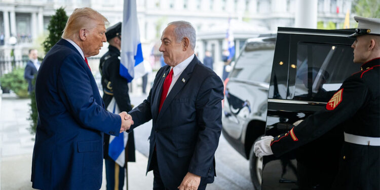Donald Trump'tan, Netanyahu'ya müzakere yolu çağrısı