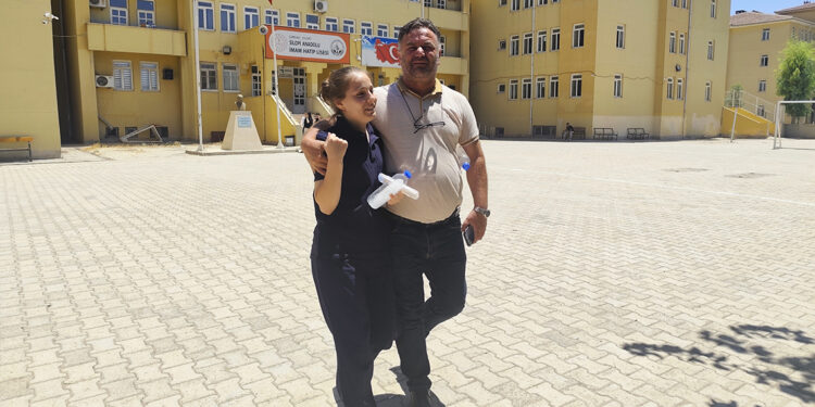 TYT'de yanlış okulda olduğu sınav sırasında anlaşıldı; şikayetçi oldu