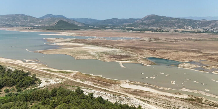 Tahtalı Barajı'nda su seviyesi yüzde 13’e düştü