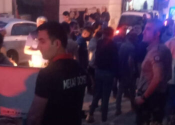 Tarsus'ta esnaflar arasında bıçak ve satırlı kavga; 1 ölü, 2'si polis 6 yaralı