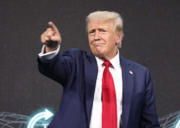 Trump, 12 ülkenin vatandaşlarına ABD'ye seyahat yasağı getirdi