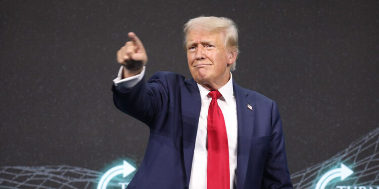 Trump, 12 ülkenin vatandaşlarına ABD'ye seyahat yasağı getirdi