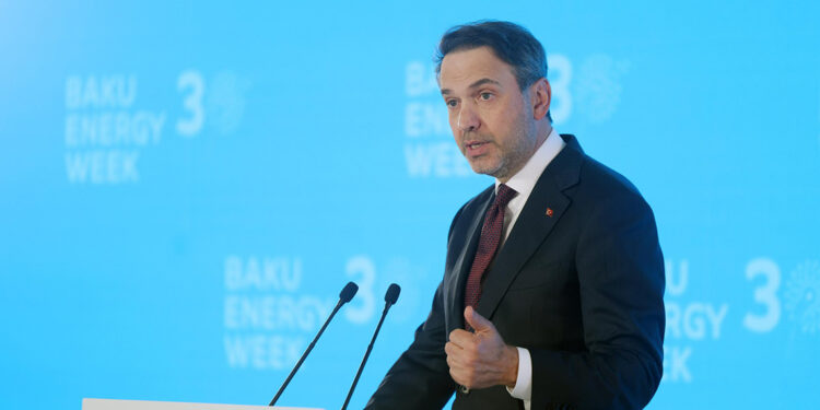 Türkiye Hazar'da yeni bir doğal gaz sahasına ortak oluyor