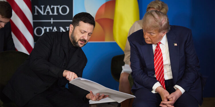 Volodimir Zelenskiy ile Donald Trump Lahey'de görüştü