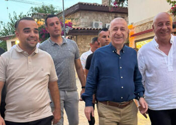 Ümit Özdağ Antalya'da esnafın sorunlarını dinledi