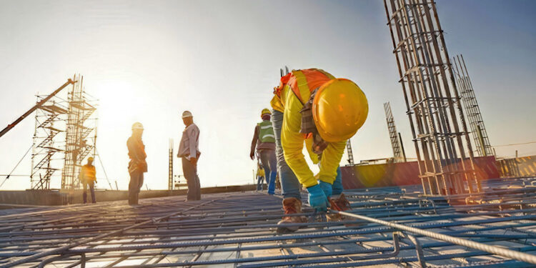 Ücretli çalışan sayısı yıllık yüzde 2,4 arttı