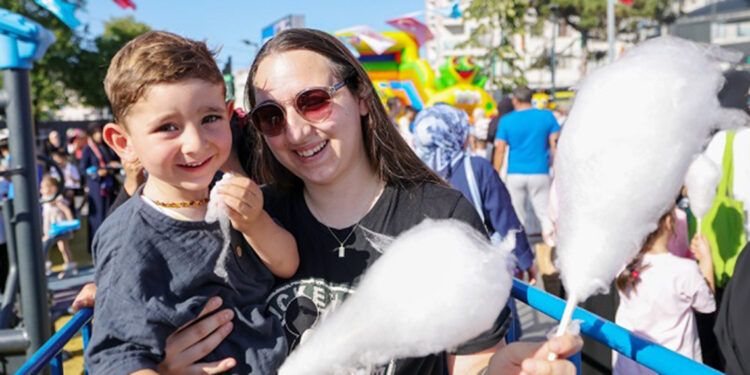 Ümraniye'de çocuk festivali başladı