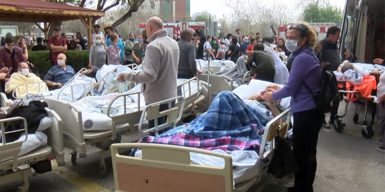 Akdeniz Üniversitesi Hastanesi Acil Servisi'nde panik ve korku dolu anlar