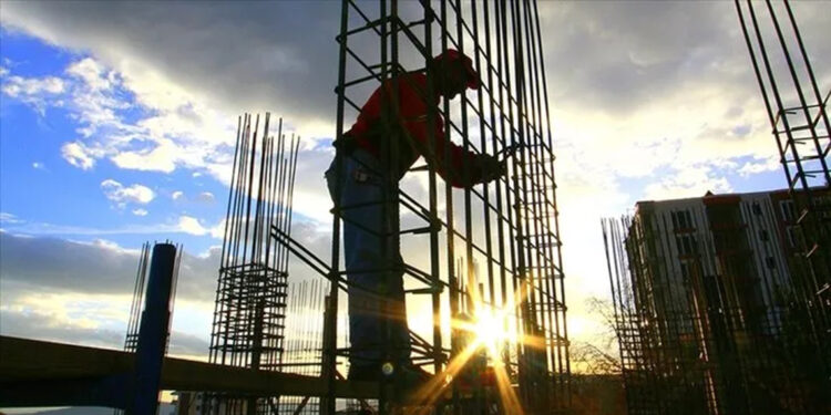 Yapı ustaları, 'ŞantiyeM' uygulamasında kayıt altına alınacak