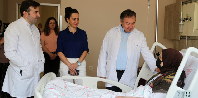 Zayıflamak için içtiği bitki çayları karaciğerini bitirdi, nakille hayata tutundu