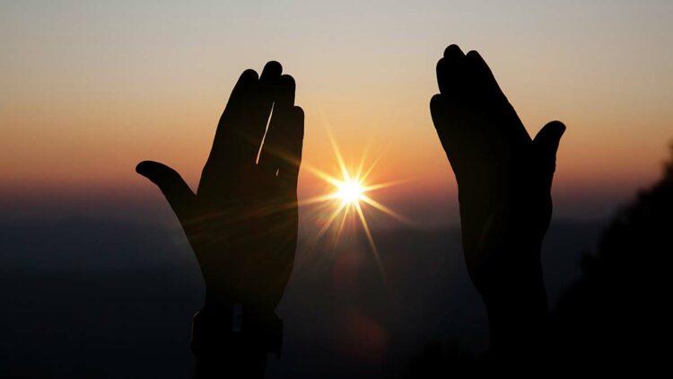 Yalnız sana ibadet ederiz ve yalnız senden yardım dileriz: Gerçekten böyle miyiz?