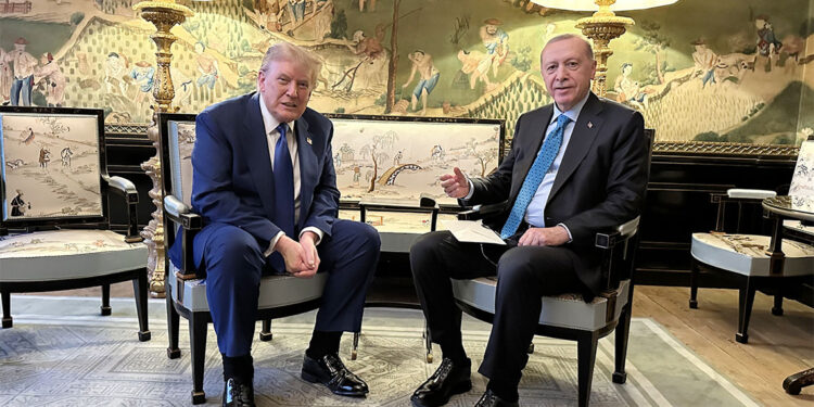 Cumhurbaşkanı Erdoğan Lahey'de Donald Trump ile görüştü