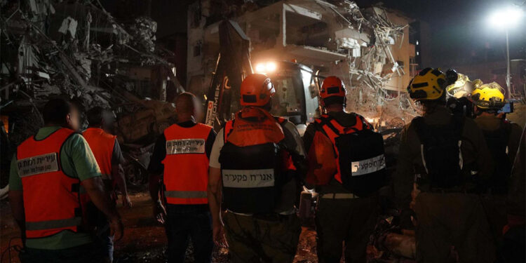 İran'dan, İsrail'e üst üste füze saldırısı