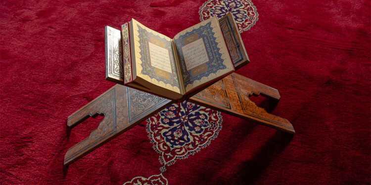 Tek yol Kur'an: Hakikatin pusulası