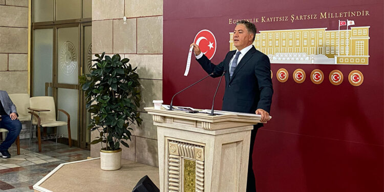 CHP'li belediyeleri çalışamaz hale getirmek istiyorlar