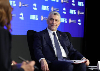 Hizmet ihracatında 121 milyar dolar hedefine ulaşacağız