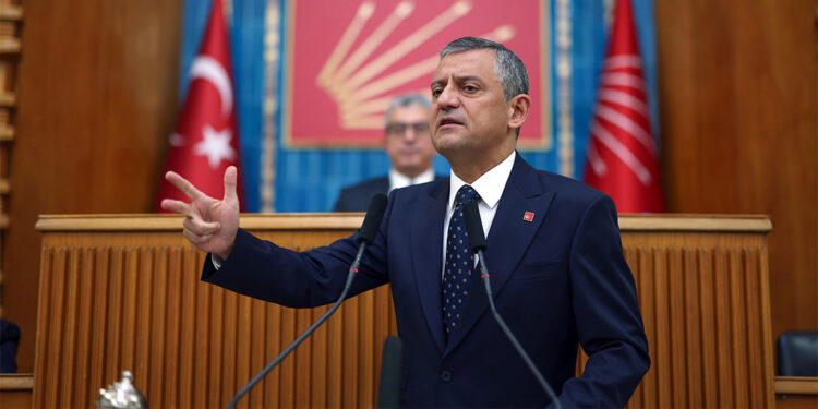 Özgür Özel'den kurultay kararına ilk tepki