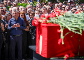 Özgür Özel Ferdi Zeyrek'in cenaze törenine katıldı