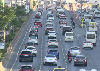 Kurban Bayramı tatili sonrası trafikte yoğunluk yaşanıyor