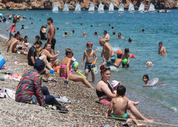 Antalya'da sıcaklık 43 dereceyi buldu