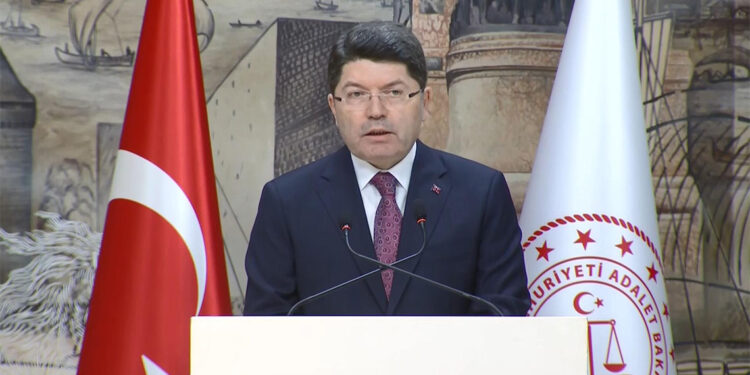 Cumhurbaşkanımıza yönelik ‘Ömür boyu başkanlık’ iftirası kabul edilemez