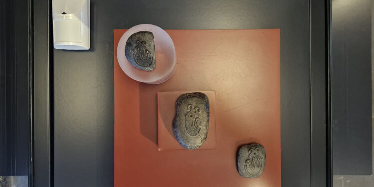 12 bin 500 yıllık ‘Ritüel Taş Plaka’ müzenin logosu oldu