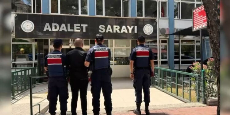 20 ilde FETÖ'ye operasyon