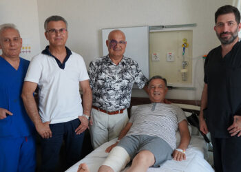 35 yıllık şikayeti 35 dakikada robotik ameliyatla sona erdi