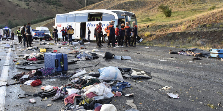 4 kişinin öldüğü kazada otobüs şoförü gözaltına alındı